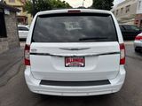 Used 2014 Chrysler Town & Country Touring-L image 5