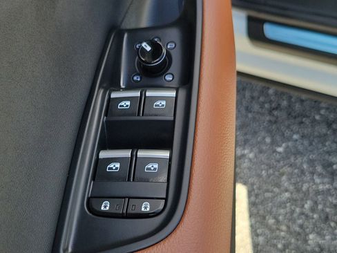 Used 2024 Audi Q8 Premium w/ Convenience Package image 21