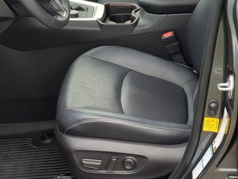 Used 2020 Toyota RAV4 Limited AWD/4WD image 12