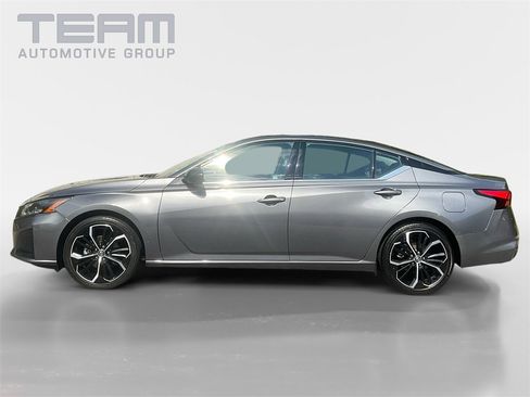 Used 2024 Nissan Altima 2.5 SR image 4