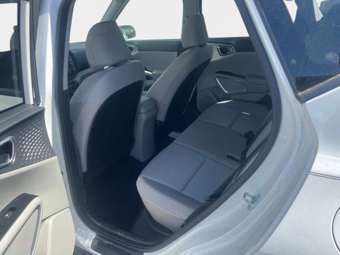 Certified 2025 Kia Soul LX w/ LX Technology Package image 35