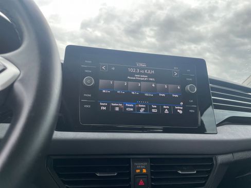 Used 2025 Volkswagen Jetta SE image 21