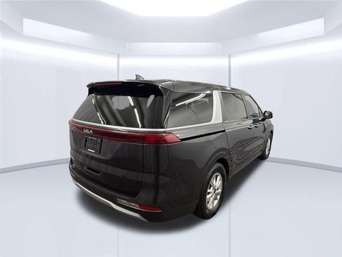 Used 2024 Kia Carnival LX FWD image 5