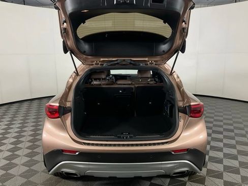Used 2017 INFINITI QX30 Premium w/ Technology Package AWD/4WD image 35