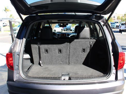 Used 2017 Honda Pilot Touring image 35