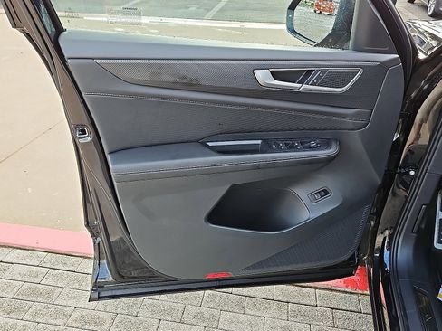 New 2026 Volkswagen Atlas Cross Sport SEL R-Line image 14