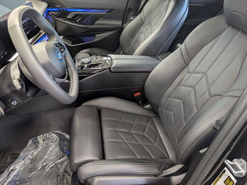 Used 2024 BMW i5 eDrive40i w/ Premium Package image 5