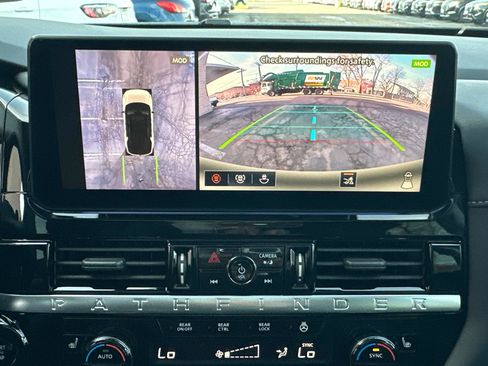 New 2026 Nissan Pathfinder SL w/ SL Premium Package AWD/4WD image 32