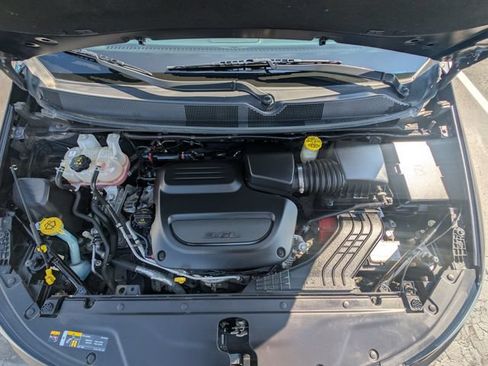 Used 2023 Chrysler Pacifica Touring-L FWD image 29