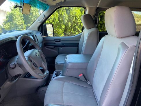 Used 2017 Nissan NV 3500 SV w/ SV Technology Package image 27