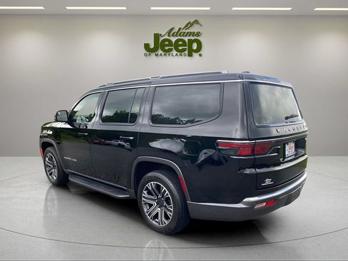 Used 2022 Jeep Wagoneer Series III AWD/4WD image 5