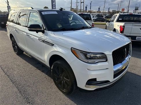 Used 2023 Lincoln Navigator L Black Label image 3