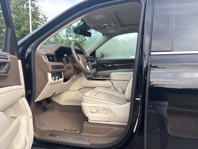 Used 2023 GMC Yukon Denali AWD/4WD image 8