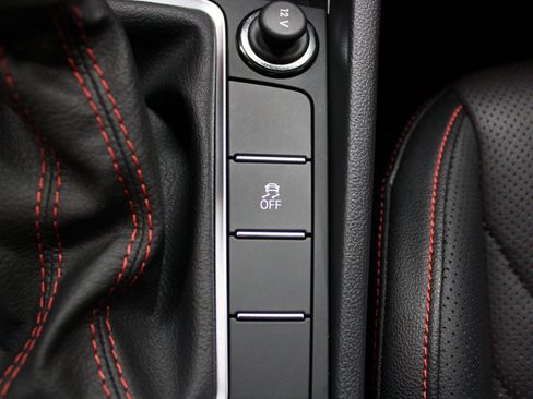 Used 2023 Volkswagen Jetta GLI Autobahn image 39