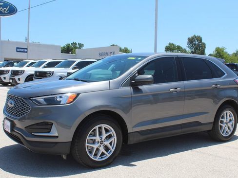 Used 2023 Ford Edge SEL AWD/4WD image 3