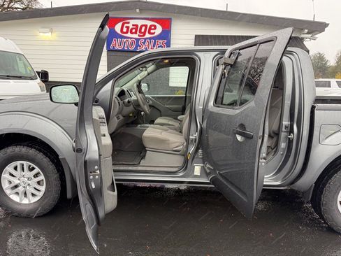 Used 2019 Nissan Frontier SV image 18