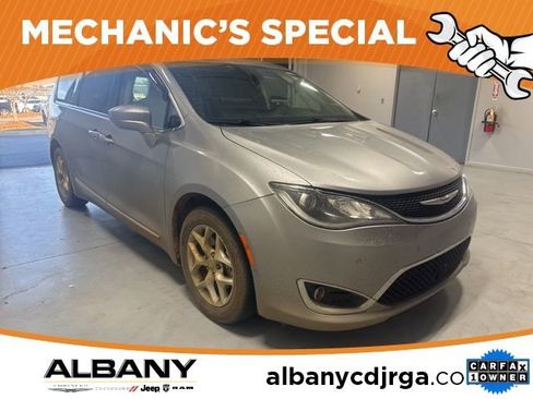 Used 2020 Chrysler Pacifica Touring-L Plus w/ Tire & Wheel Group image 1
