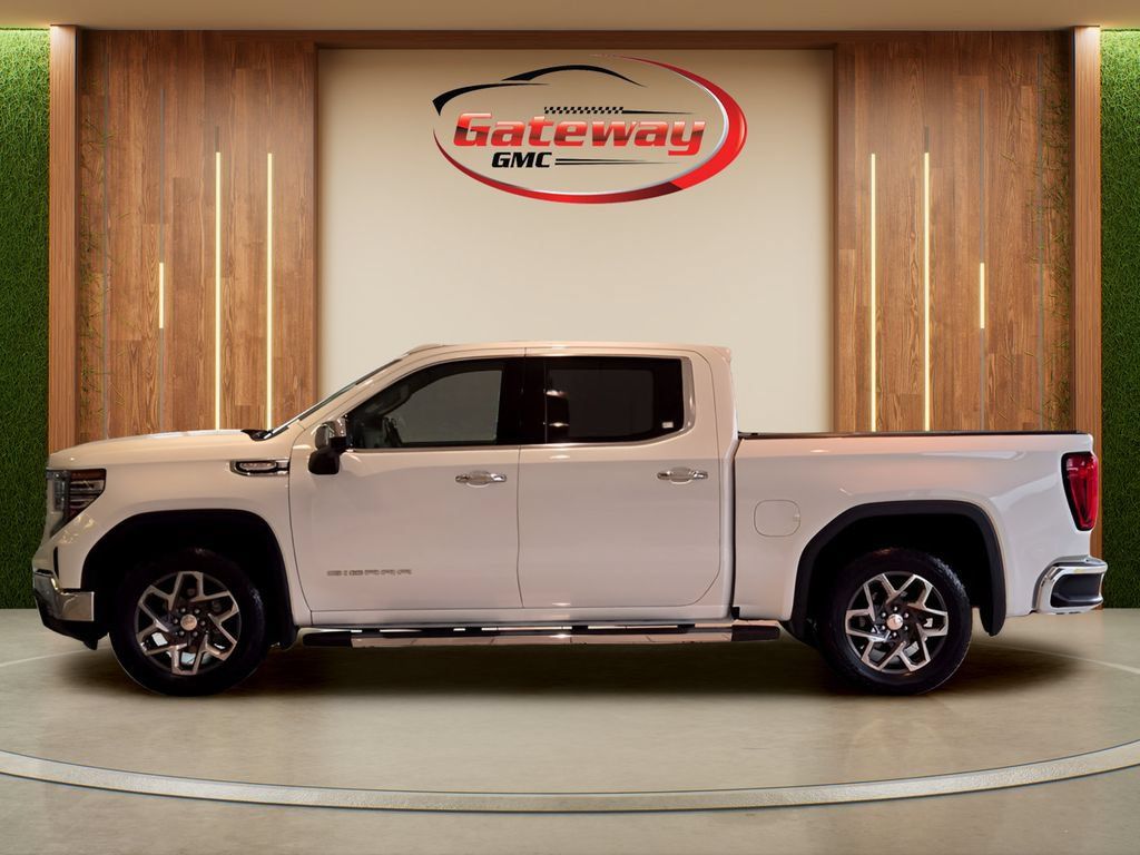 Used 2023 GMC Sierra 1500 SLT AWD/4WD image 4