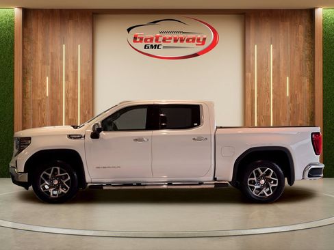 Used 2023 GMC Sierra 1500 SLT AWD/4WD image 4