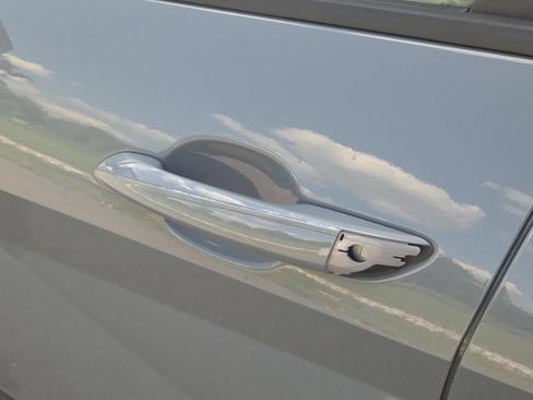 Used 2021 Hyundai Elantra SE FWD image 15