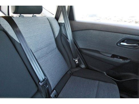 Used 2023 Nissan Rogue SV image 12