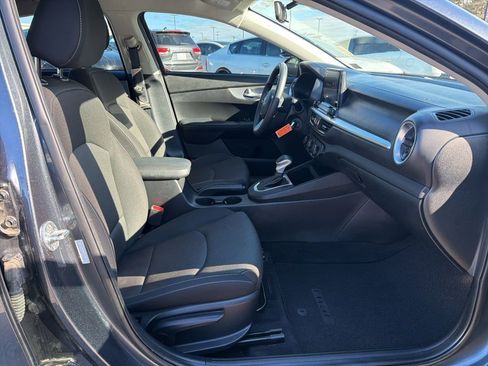 Used 2023 Kia Forte LXS image 29