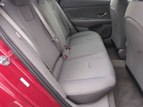 Certified 2024 Hyundai Elantra SE FWD image 17