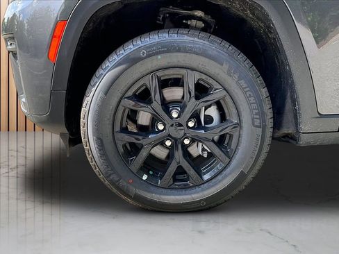 New 2026 Jeep Grand Cherokee Altitude AWD/4WD image 31