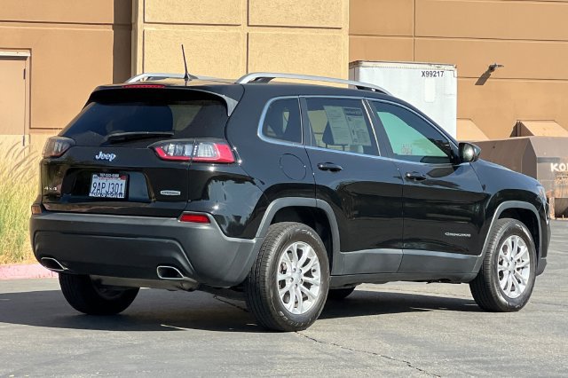 Used 2019 Jeep Cherokee Latitude w/ Popular Appearance Group AWD/4WD image 4