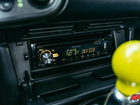 Used 2001 Honda S2000 image 20