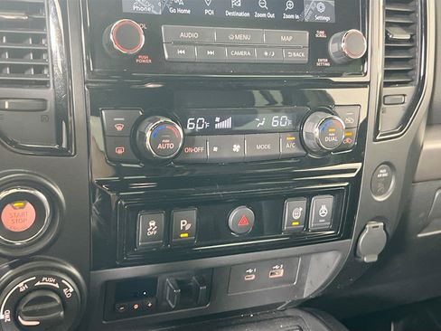 Used 2021 Nissan Titan PRO-4X w/ Pro-4x Convenience Package image 16