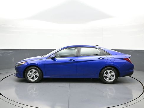 Certified 2023 Hyundai Elantra SE w/ Cargo Package image 9