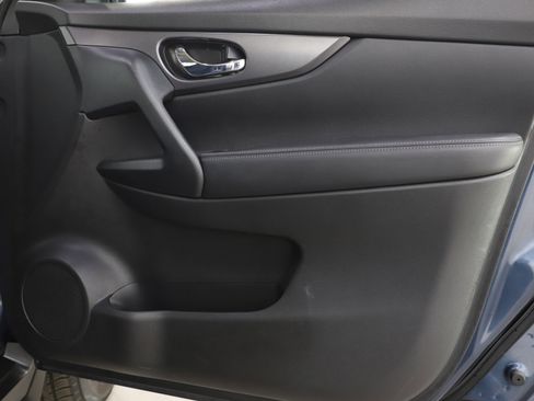 Used 2016 Nissan Rogue S image 9