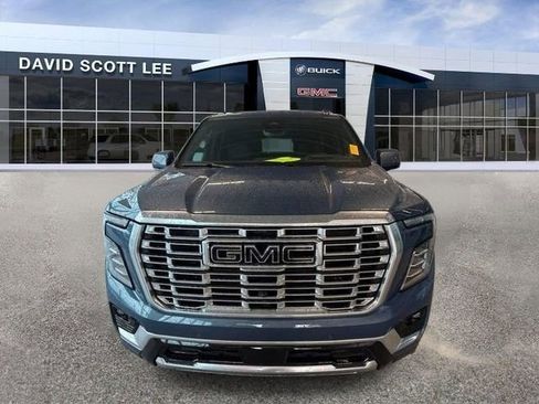 Used 2026 GMC Yukon Denali w/ Denali Reserve Package AWD/4WD image 2