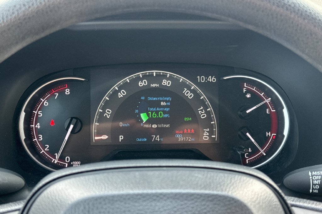 Used 2025 Toyota RAV4 XLE AWD/4WD image 30