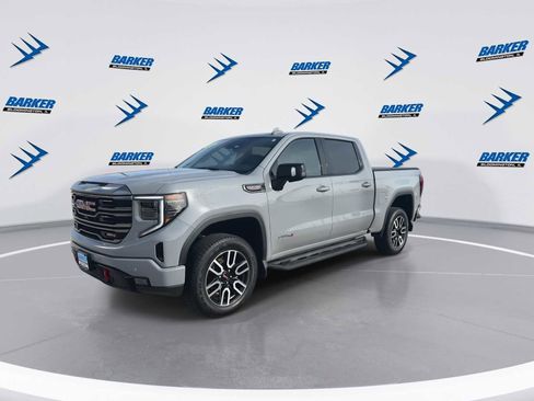 Used 2024 GMC Sierra 1500 AT4 w/ Technology Package image 4