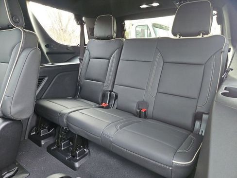 New 2026 GMC Yukon Elevation w/ Elevation Premium Package AWD/4WD image 17