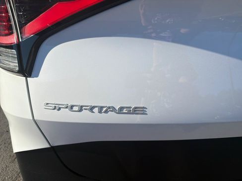 Used 2023 Kia Sportage EX FWD image 8