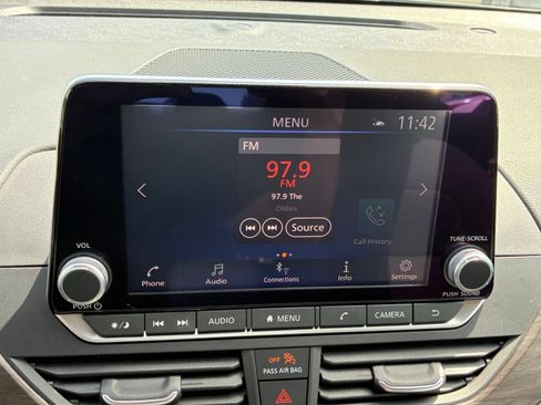 Used 2025 Nissan Altima 2.5 SV FWD image 20