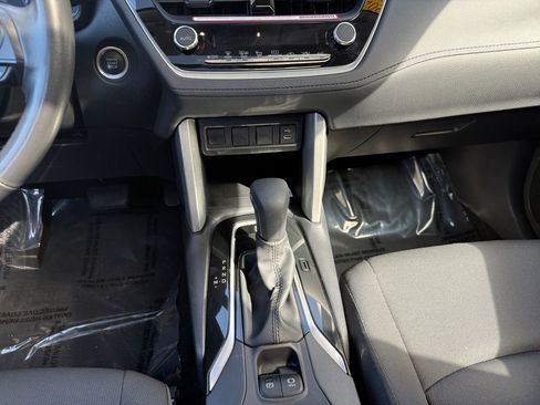 Used 2023 Toyota Corolla Cross LE w/ Moonroof Package AWD/4WD image 11