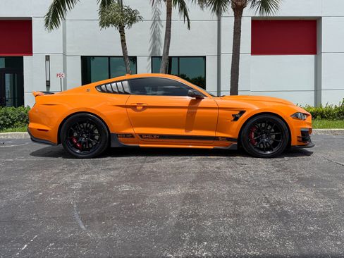 Used 2020 Ford Mustang GT Premium w/ GT Performance Package RWD image 3