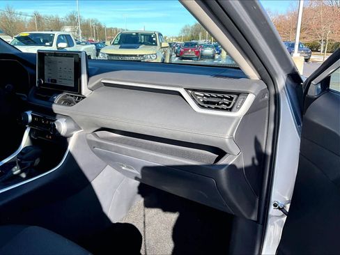 Used 2025 Toyota RAV4 XLE image 13