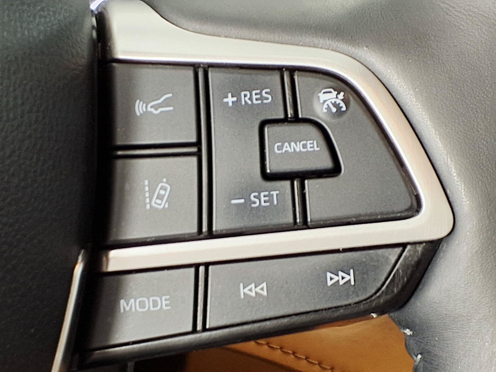 Used 2022 Toyota Highlander Platinum AWD/4WD image 19