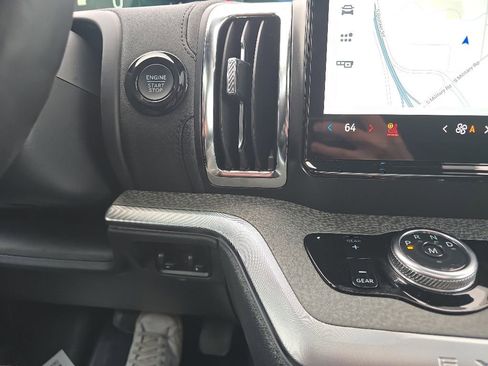 Used 2025 Ford Expedition Tremor AWD/4WD image 27