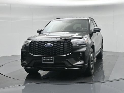 Used 2025 Ford Explorer ST-Line w/ ST-Line Street Pack image 58