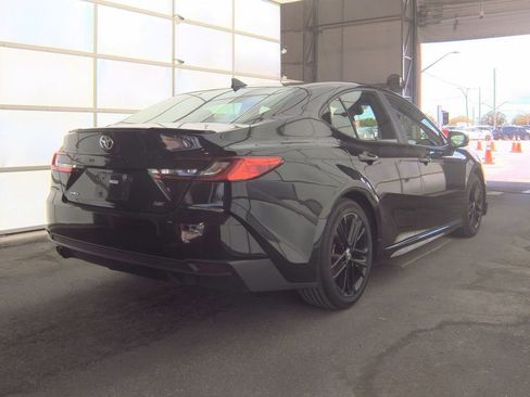 Used 2025 Toyota Camry SE FWD image 2