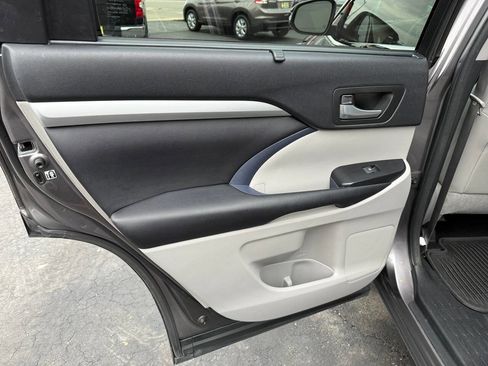 Used 2016 Toyota Highlander XLE AWD/4WD image 80