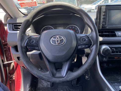 Used 2021 Toyota RAV4 LE w/ Carpet Mat Package (TMS) FWD image 12