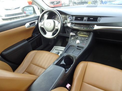 Used 2011 Lexus CT 200h Premium w/ Premium Audio Pkg FWD image 13