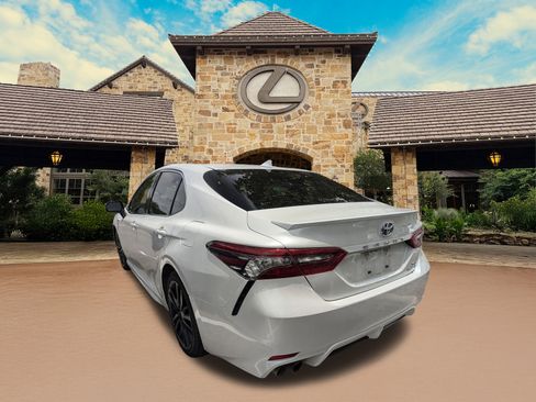 Used 2021 Toyota Camry XSE w/ Cold Weather Package FWD image 11